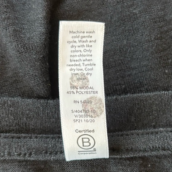 ATHLETA 🖤 Breezy Scoop VNeck Tee - Picture 6 of 10